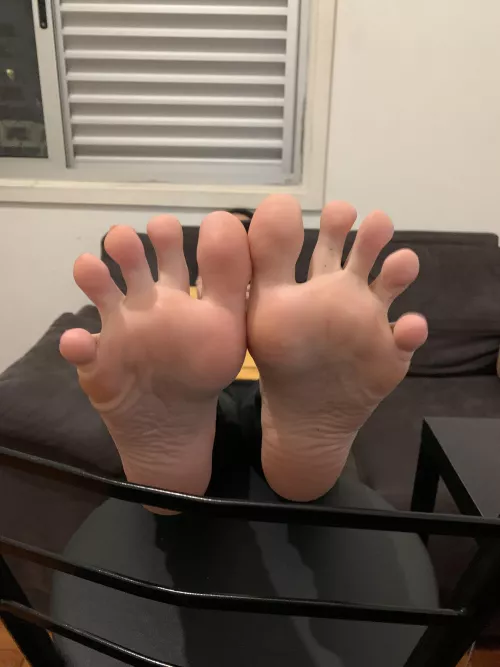 I'll keep my toes open so you can smell between them easily