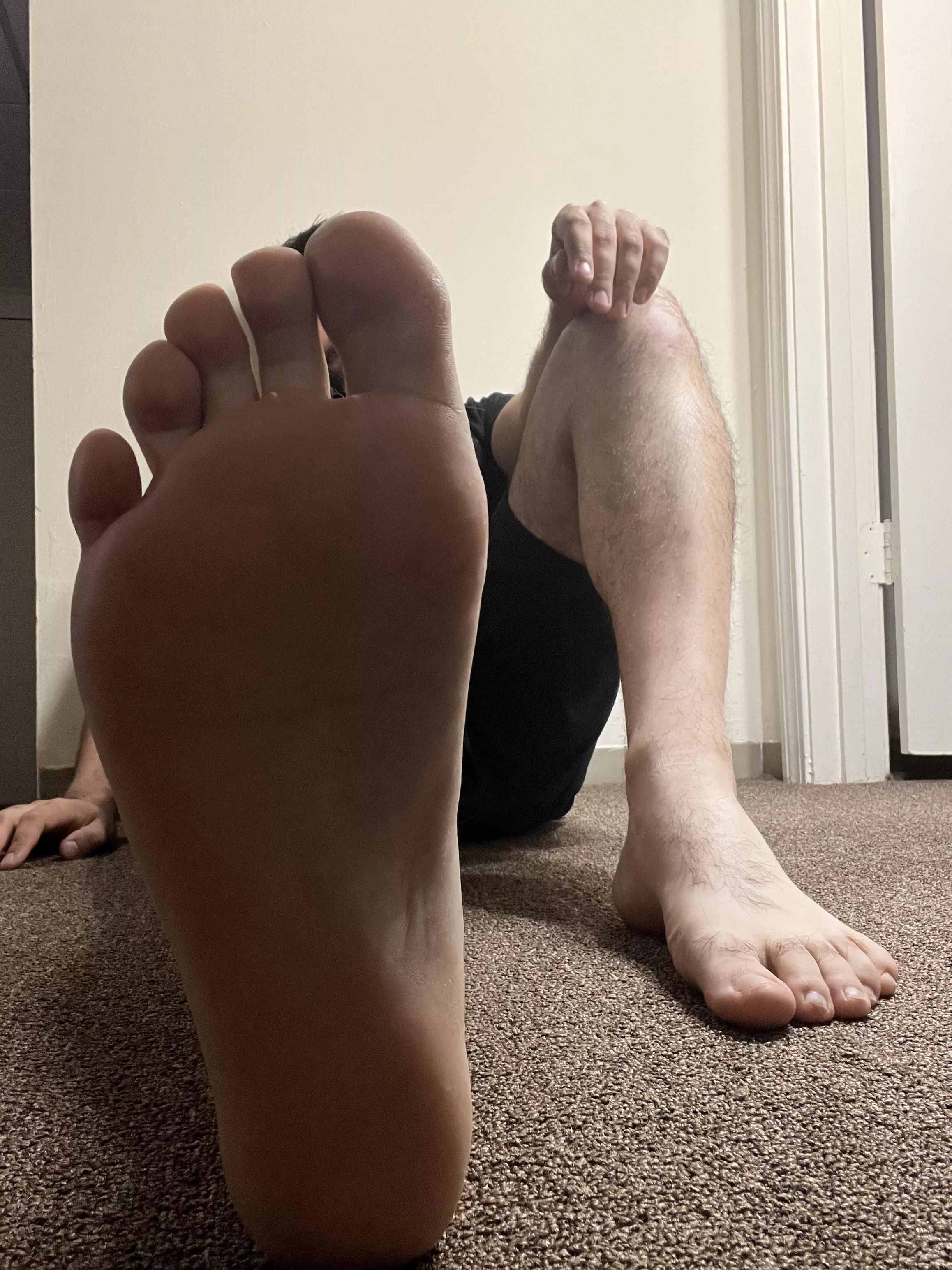 Its been a loooooong day. Want to help me relax? 😉😘