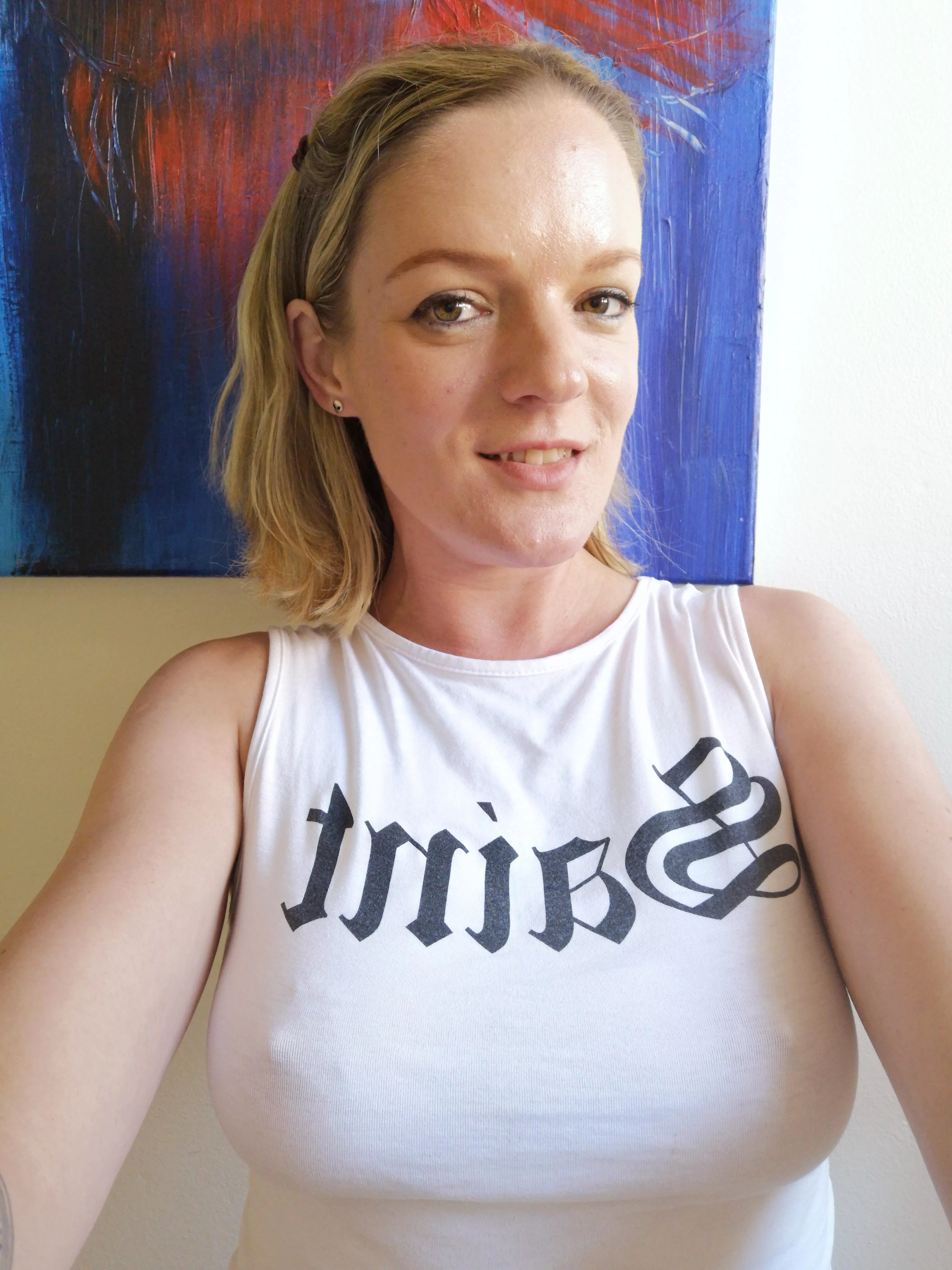 Love being braless 👀