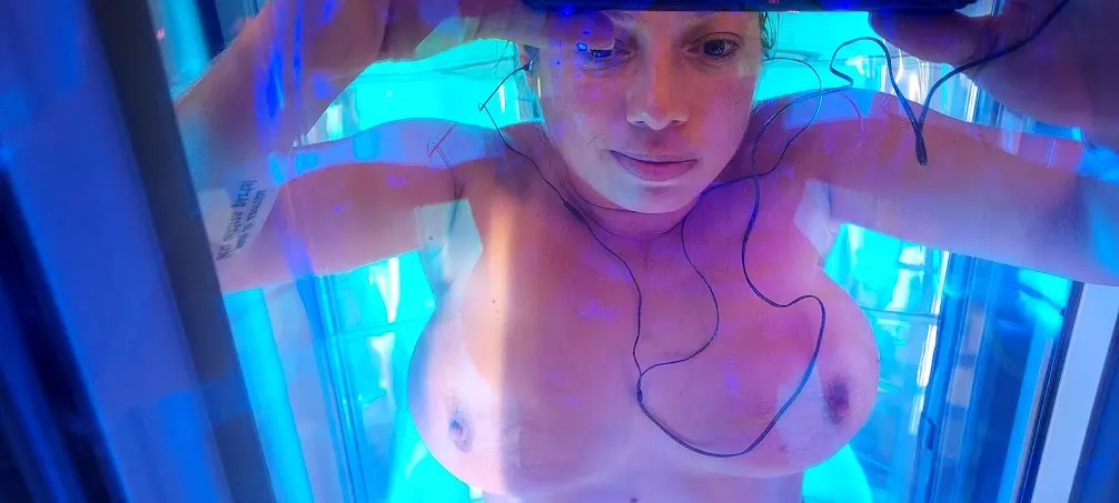 My shy friend wanted in on this pic 😂