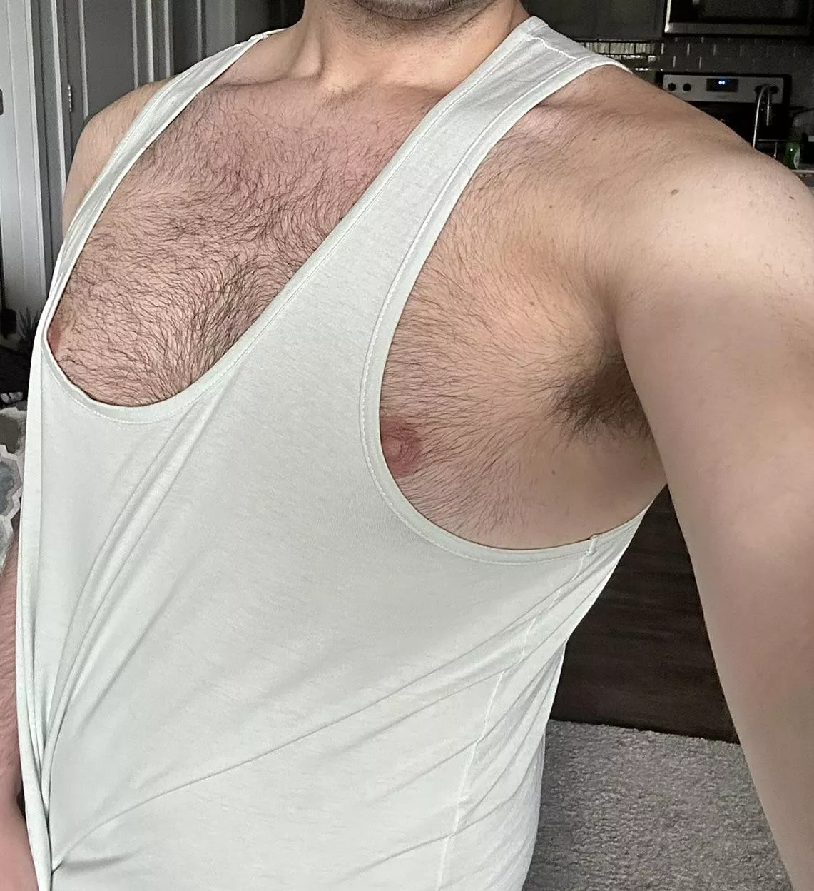 Peek these pits and nips 😏