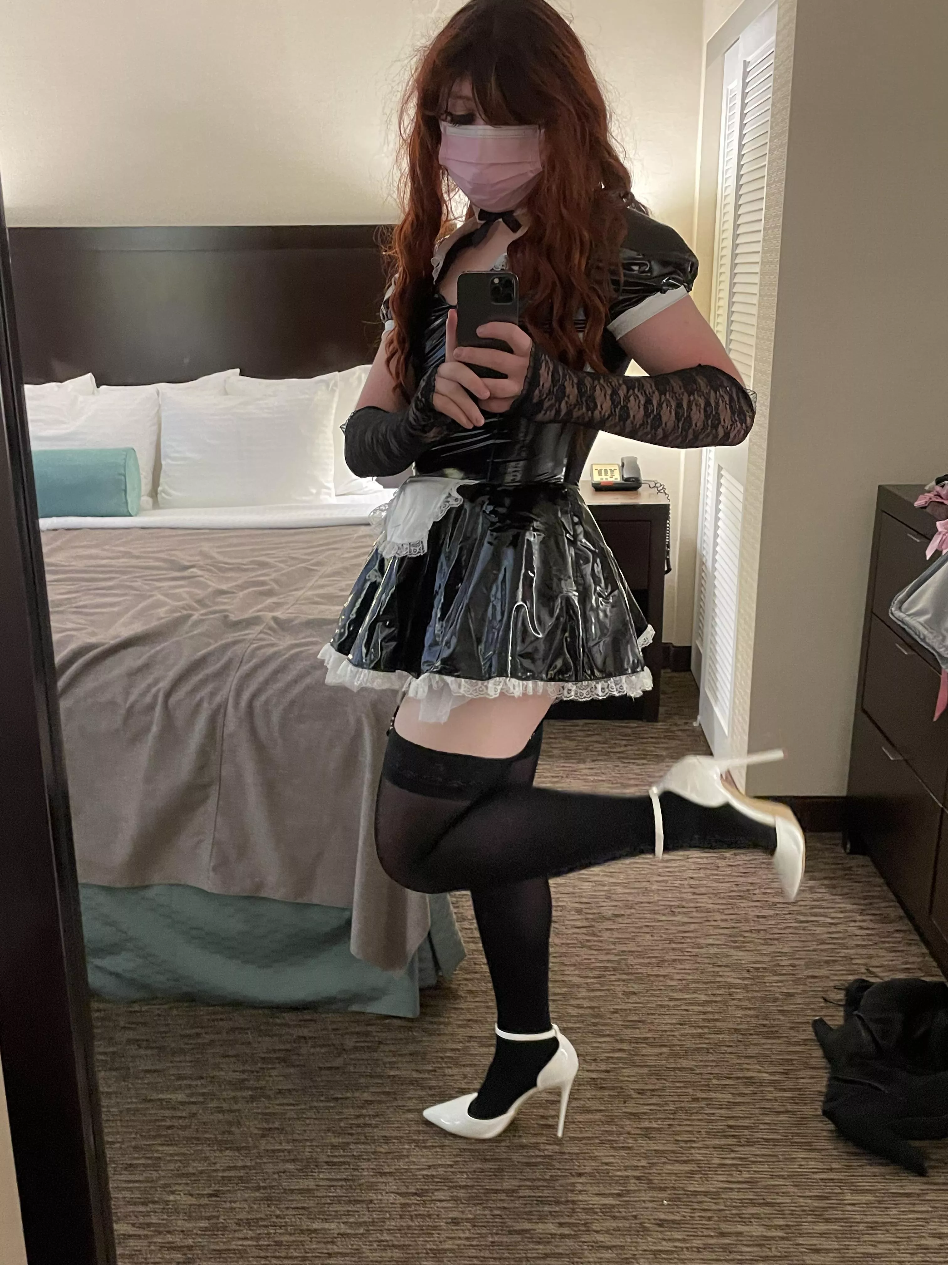 Raise your hand 🙋🏼‍♀️ if you want a sissy maid 🥰