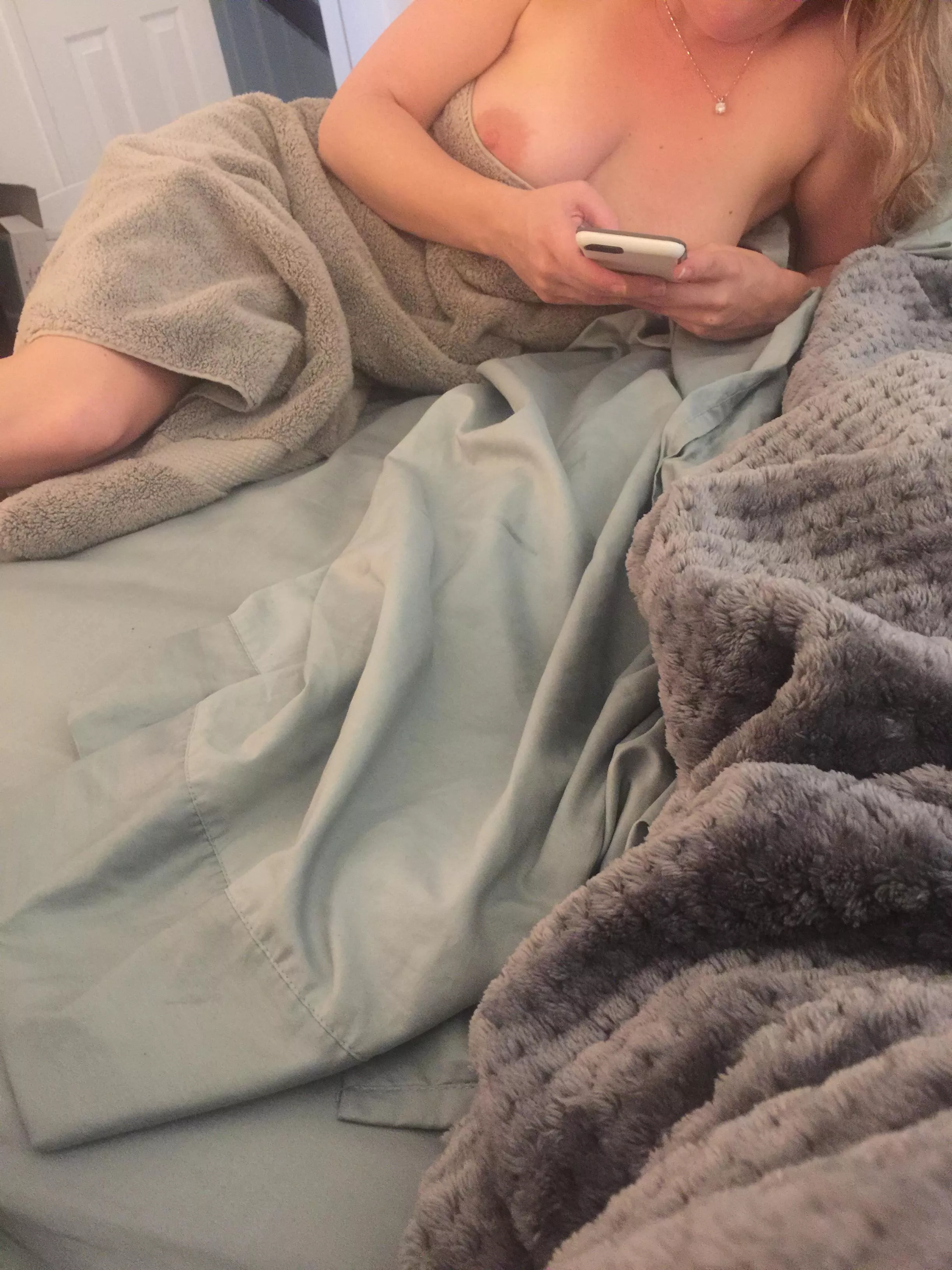 Trade and stroke to our milfs… DM sample for tele