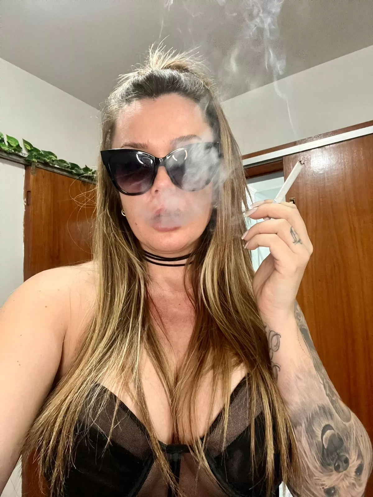 You guys have been asking to see me smoking. im not able to post videos here, but there goes a nice pic of it ❤💝