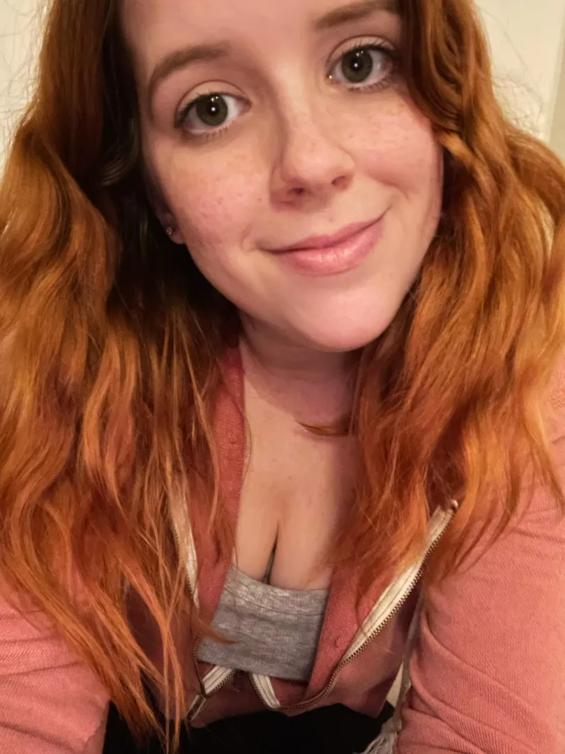 A little tipsy and want a snuggle buddy, tell me a fun fact to be the winner! (F)