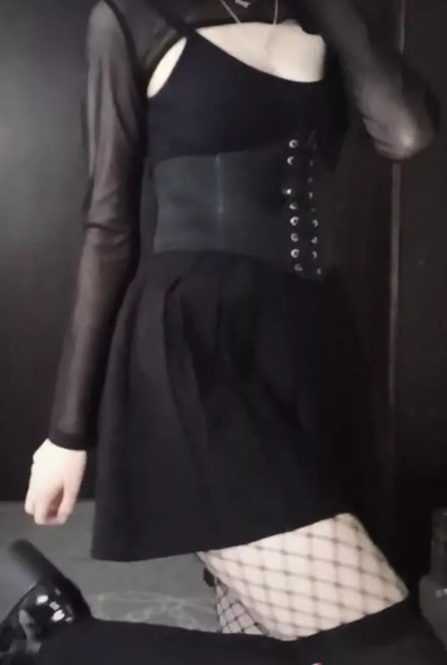 Borrowed some clothes from a friend to try on this outfit :P