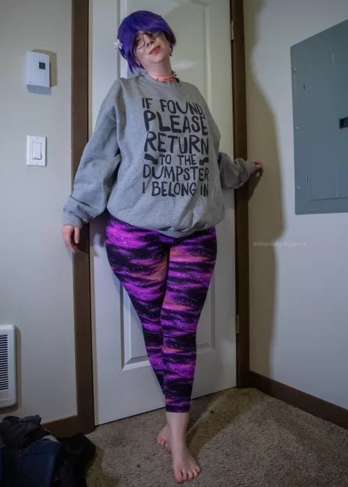 Can't wait till it gets cooler. Can bring this sweater out again [F]