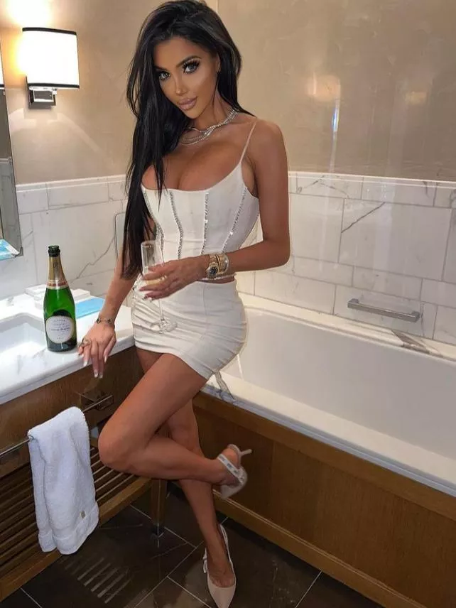 champagne with a bath