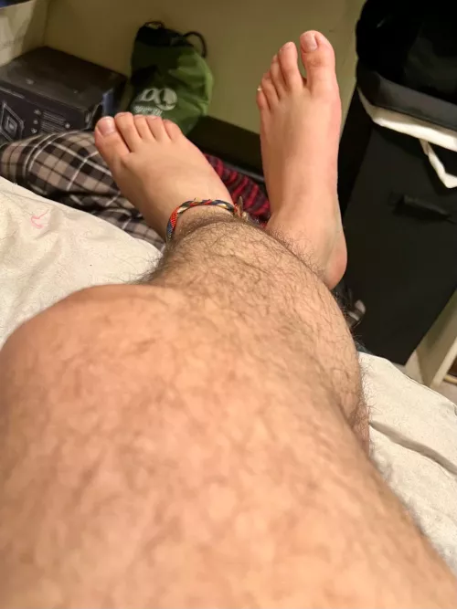 Don’t let my anklet distract you 😉.