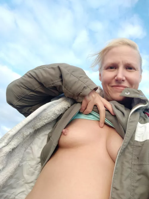 f36 any one enjoy small natural boobs