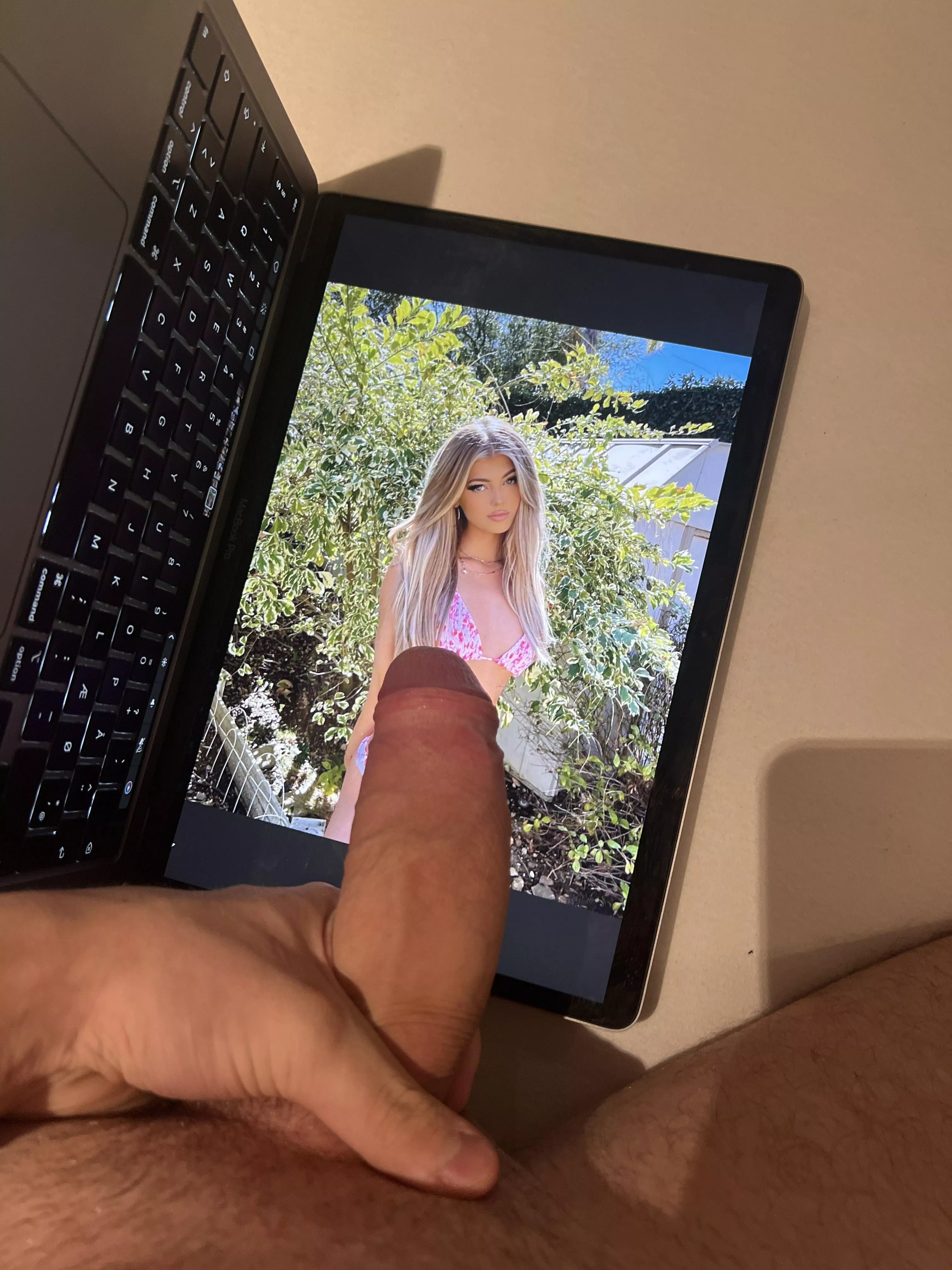 Feed me Loren Gray or Charli Damelio. I cock and cumtrib every pic