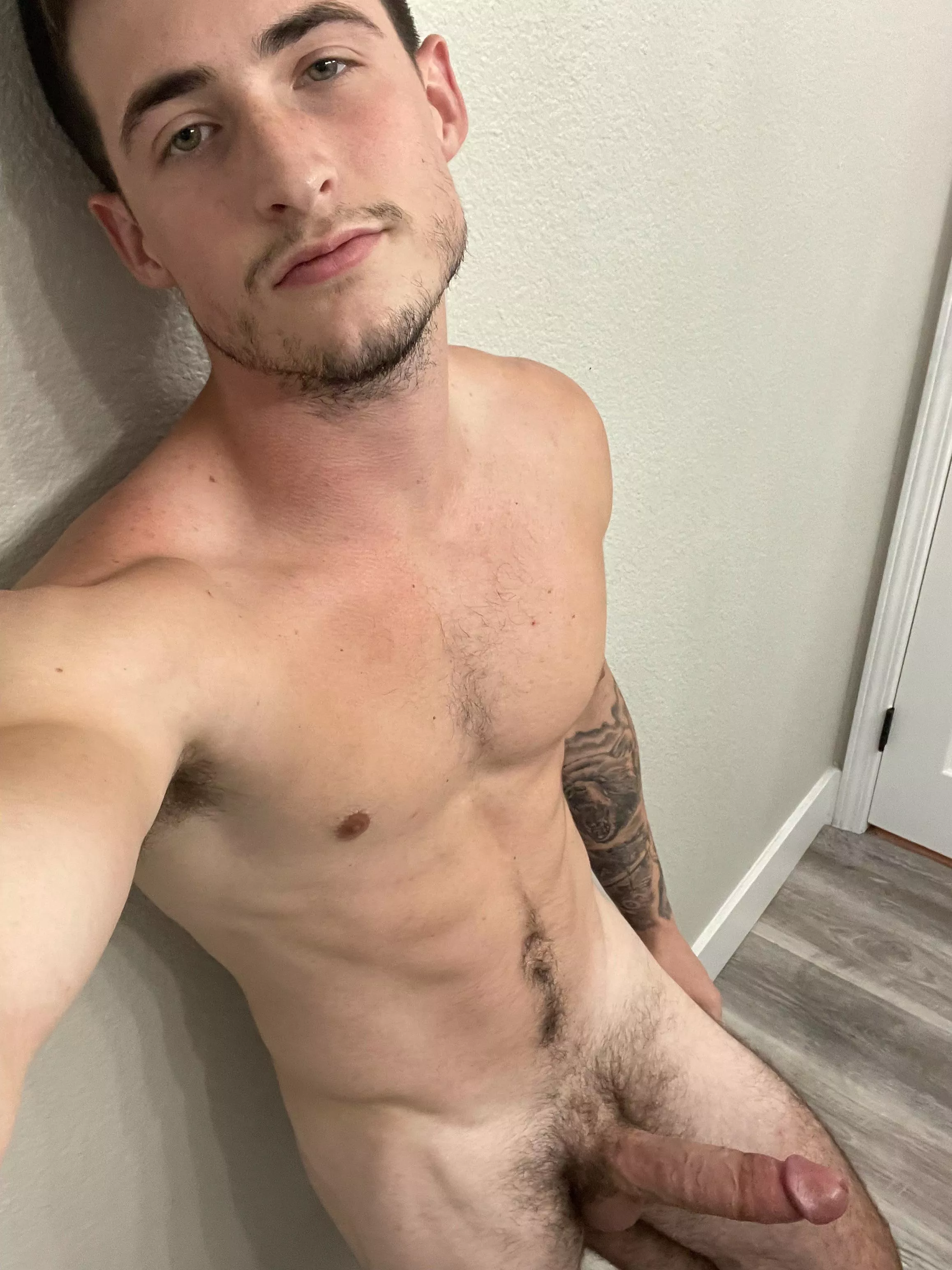 Hey beautiful wanna have some fun?😌