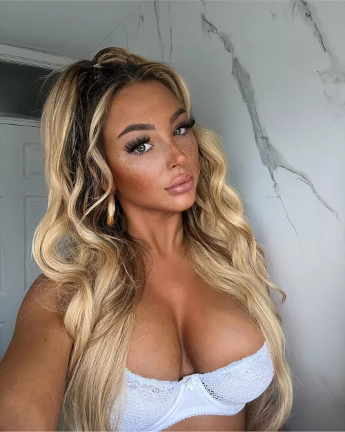 Hot chav Beth....🔥