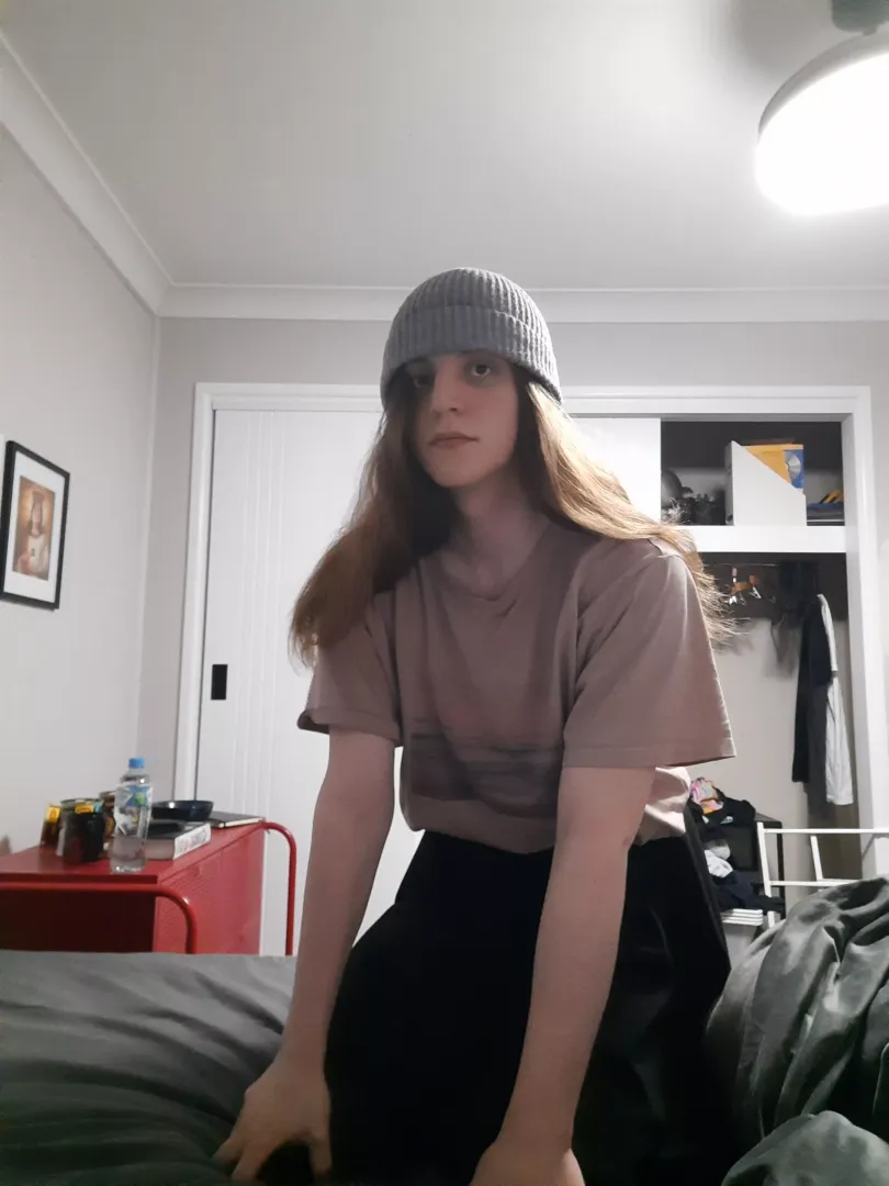 I feel like I give off real comfy vibes... what do you think?