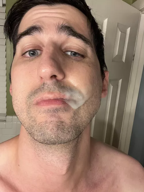 I love when an alpha busts his thick creamy nut all over my face, any alpha want to add their load?