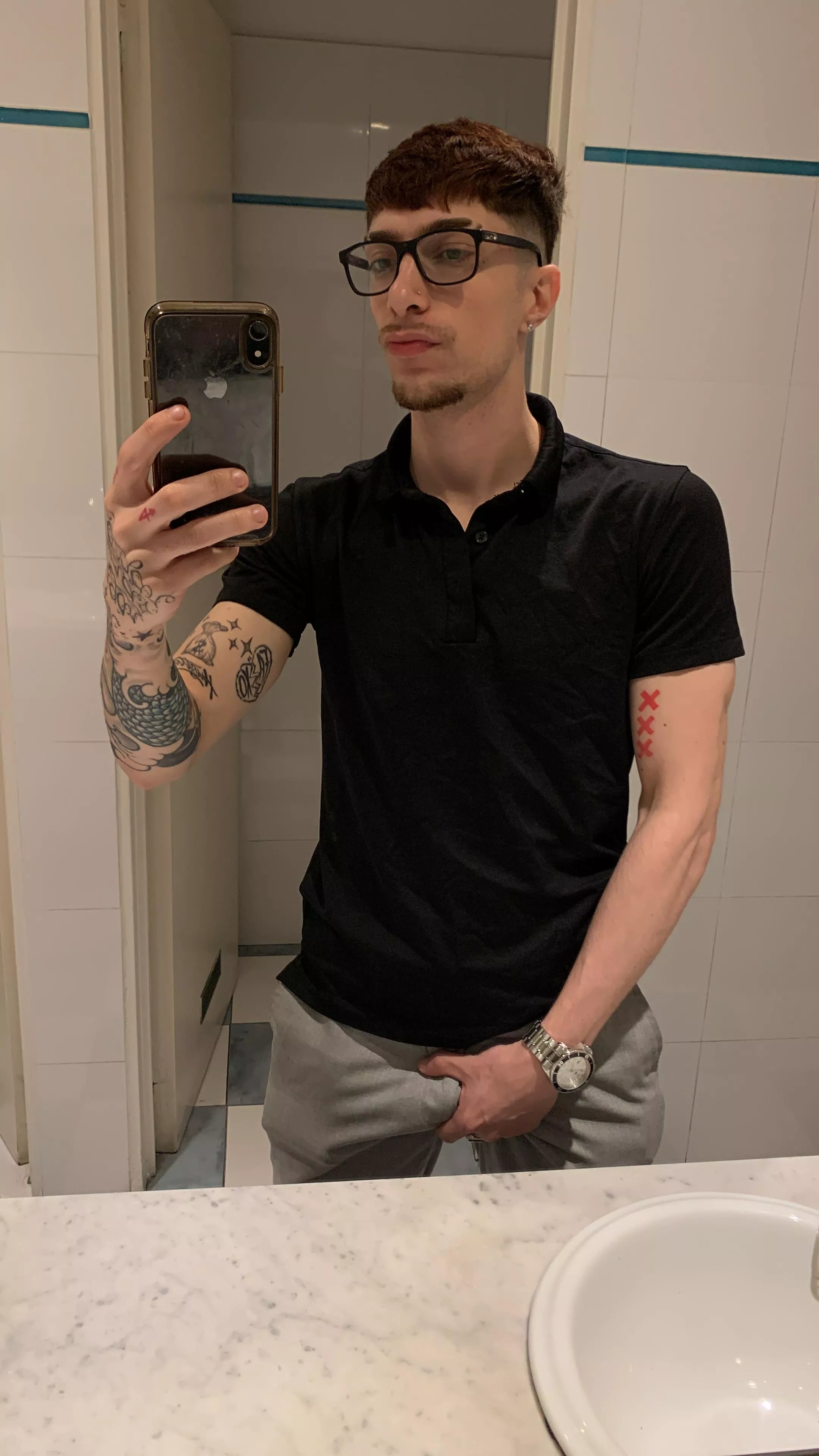 Imagine that we are co-workers and you find me like this in the bathroom... what would you do? (22)