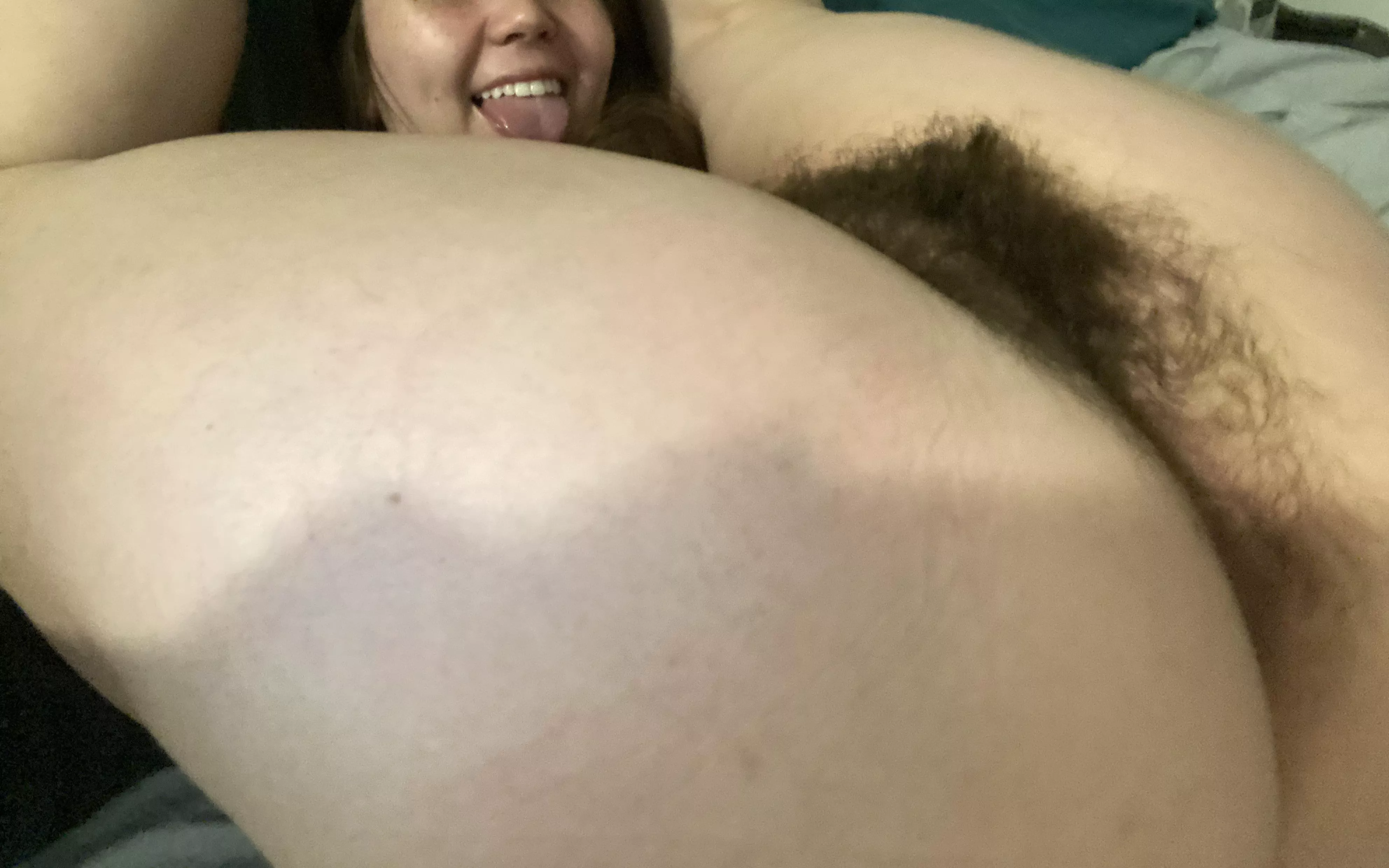 My legs would look better around your face😏