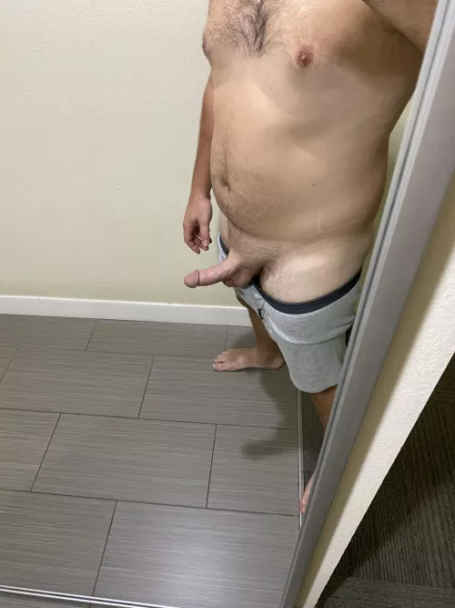 New here. Chat is open if you happen to like what you see :)