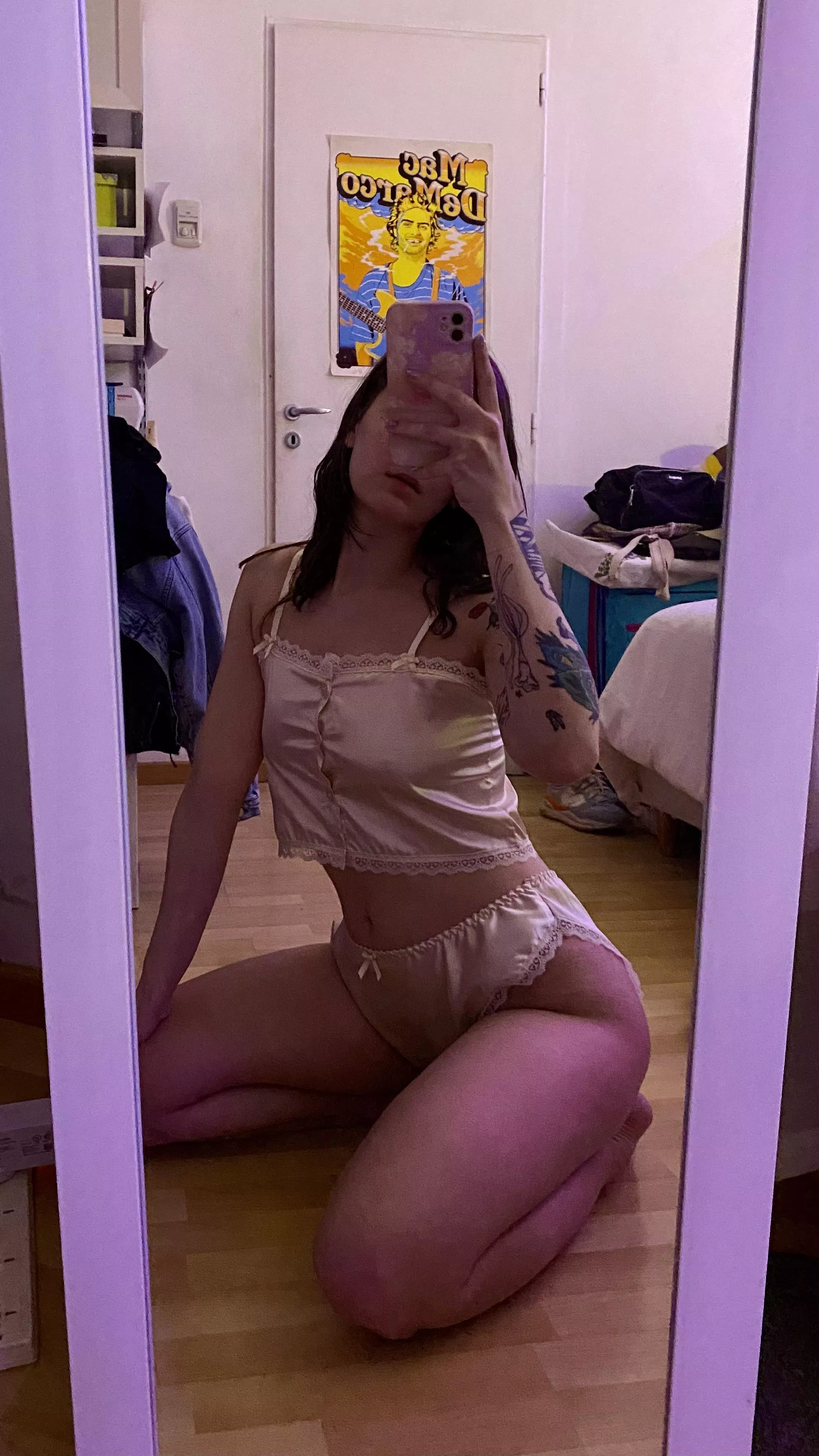 🌸 21 y/o petite fucktoy ready to please you🌸NO PPV🌸 FULL ACCESS to hundreds of pics and vids BDSM * b/g vids and more🌸