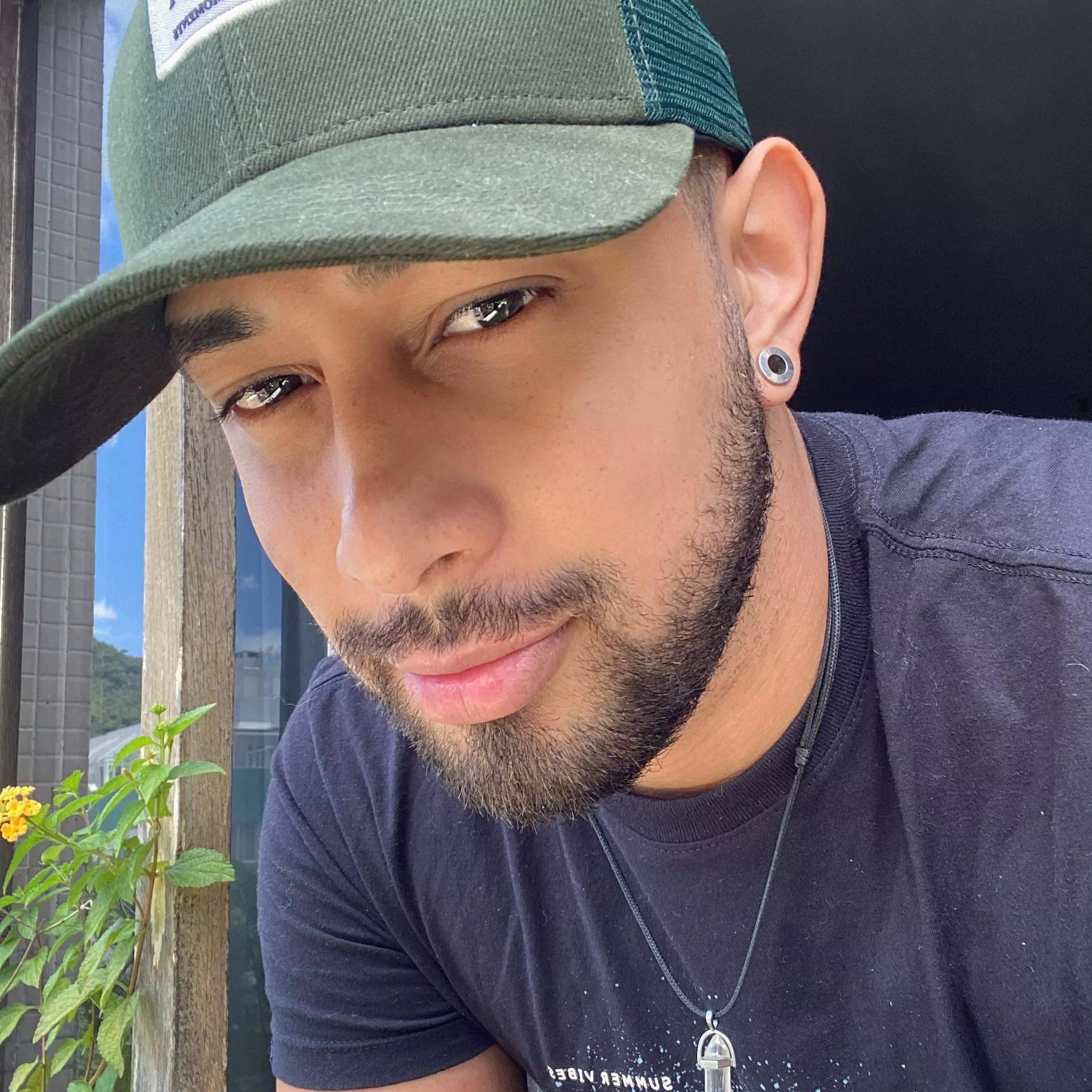 Bored on a Friday night 😛 HMU