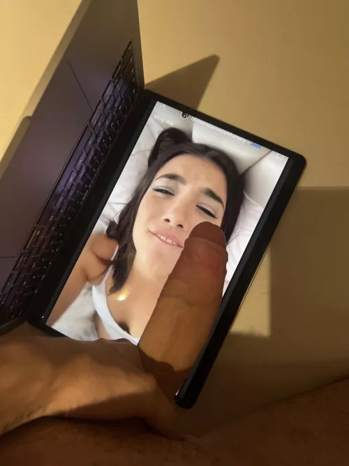 Feed me Loren Gray. I trib every pic and will cum on a pic that you want