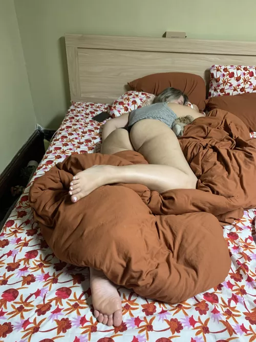 I can’t help but share this ass. Why would anyone want to keep something nice to themselves?