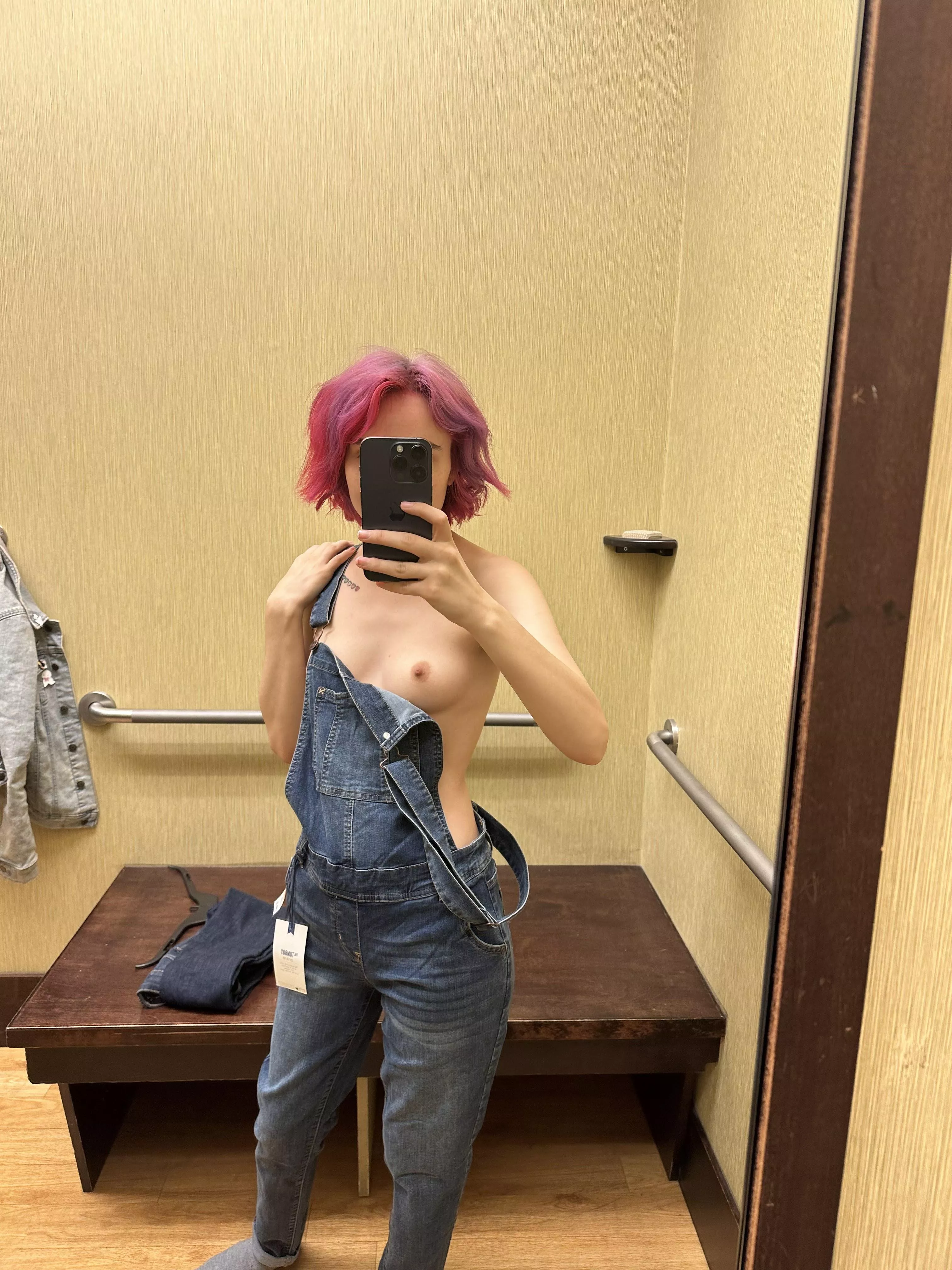 I wish someone would have bred me in this changing room