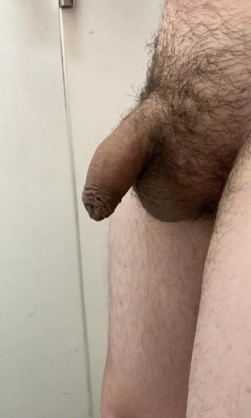 If you seen me in the public bathroom would you be confident enough to strip naked too ? Or would shower in your underwear?