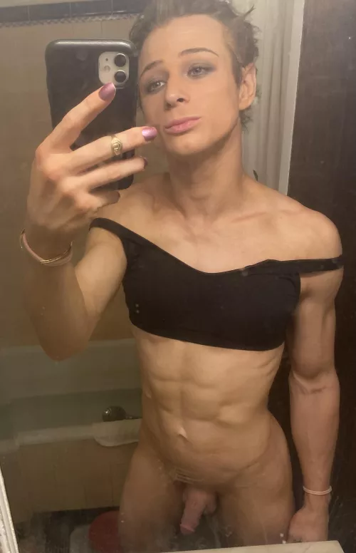 No wig. Am I still hot?