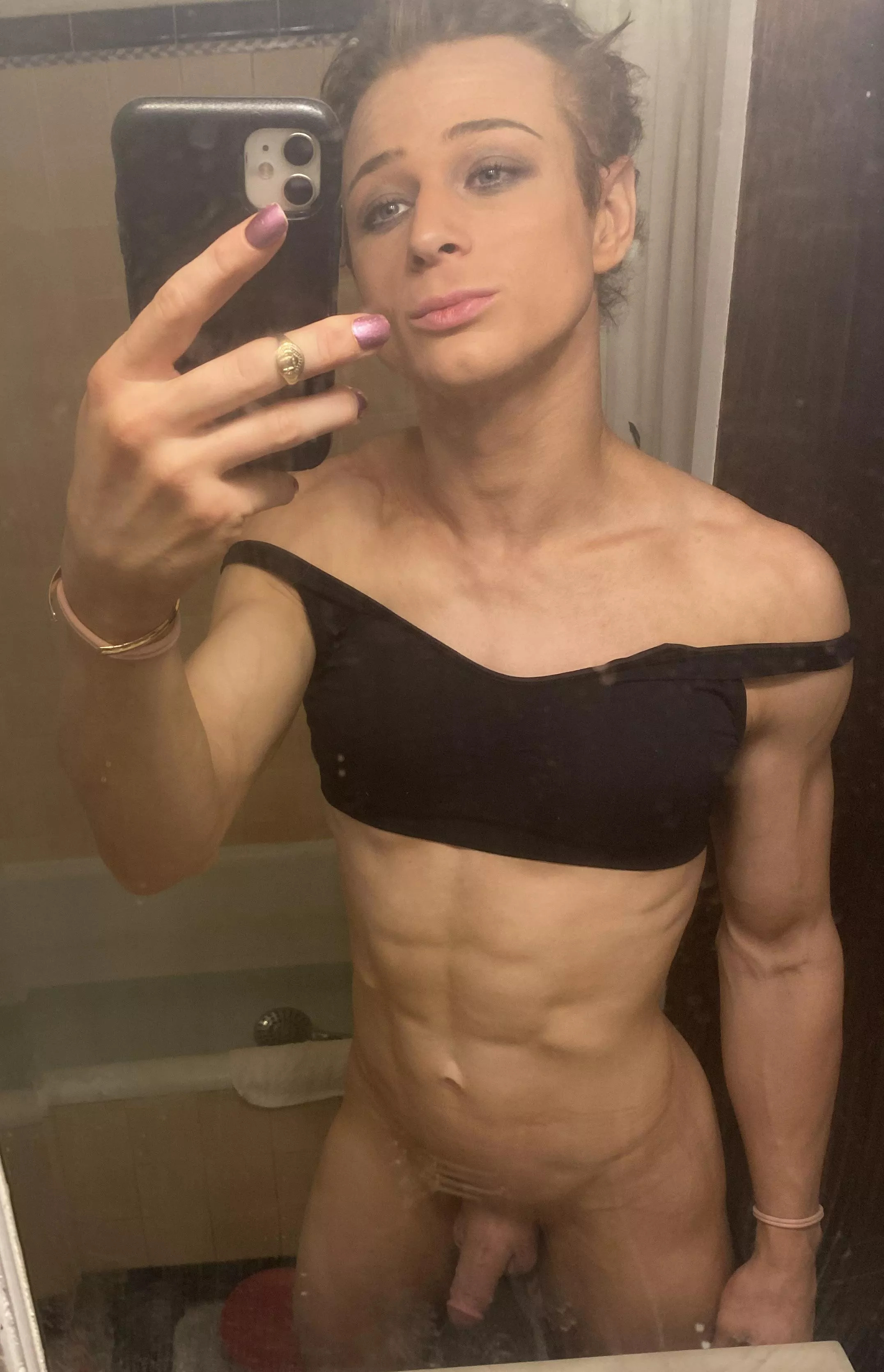 No wig. Am I still hot?