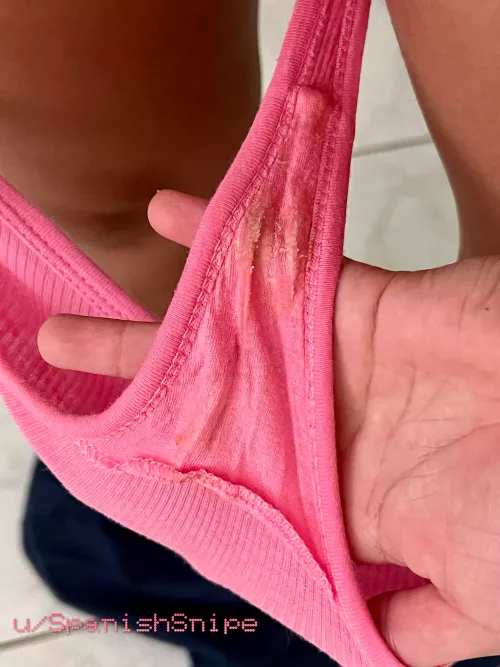 taste my little pussy after leg day an show me how hard you get. 😇