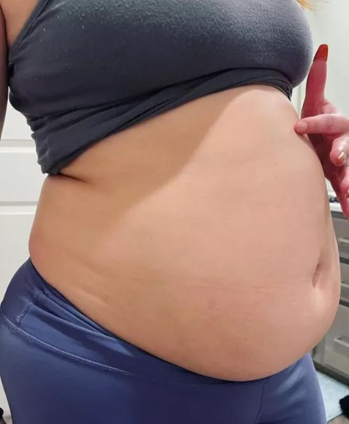 The belly hang though👀🤭