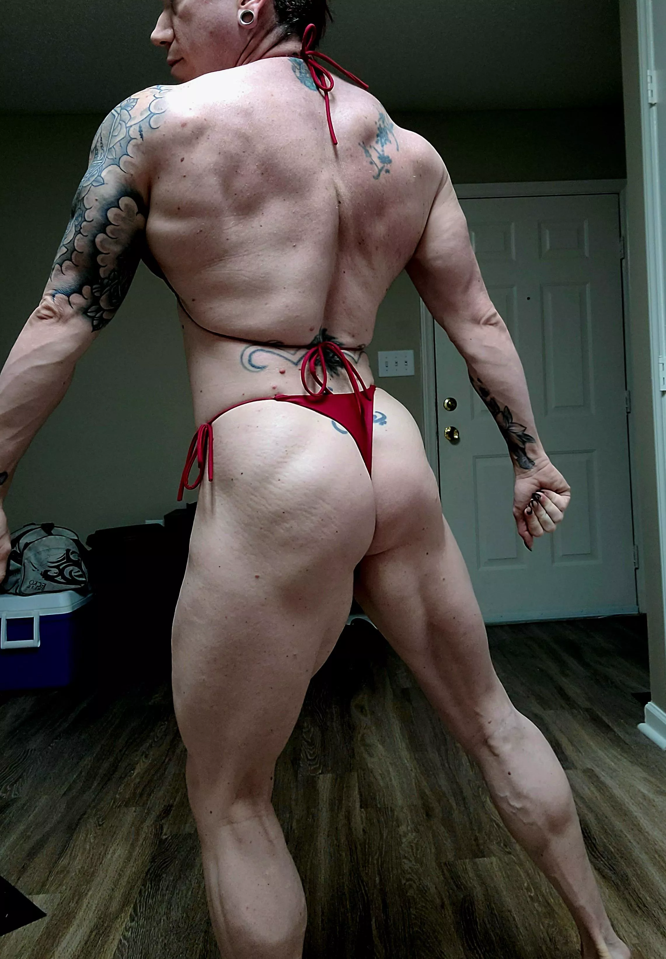 Thick muscle girl curves 🔥