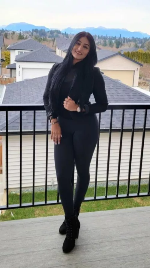 Would you fuck the attitude out of my stuck up wife ?