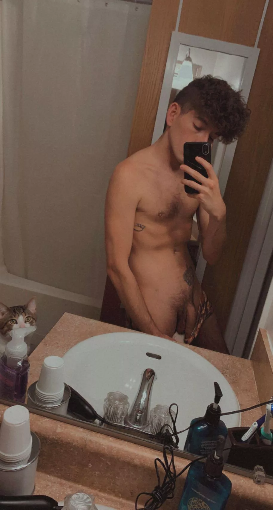 [24, Flint, MI] getting home from the club and there’s only one thing I want right now 😩