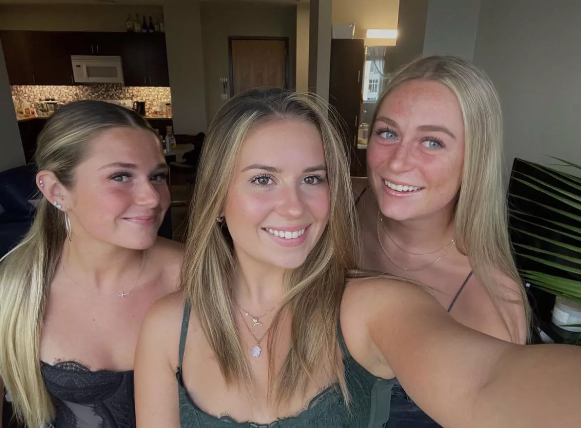 3 blondes