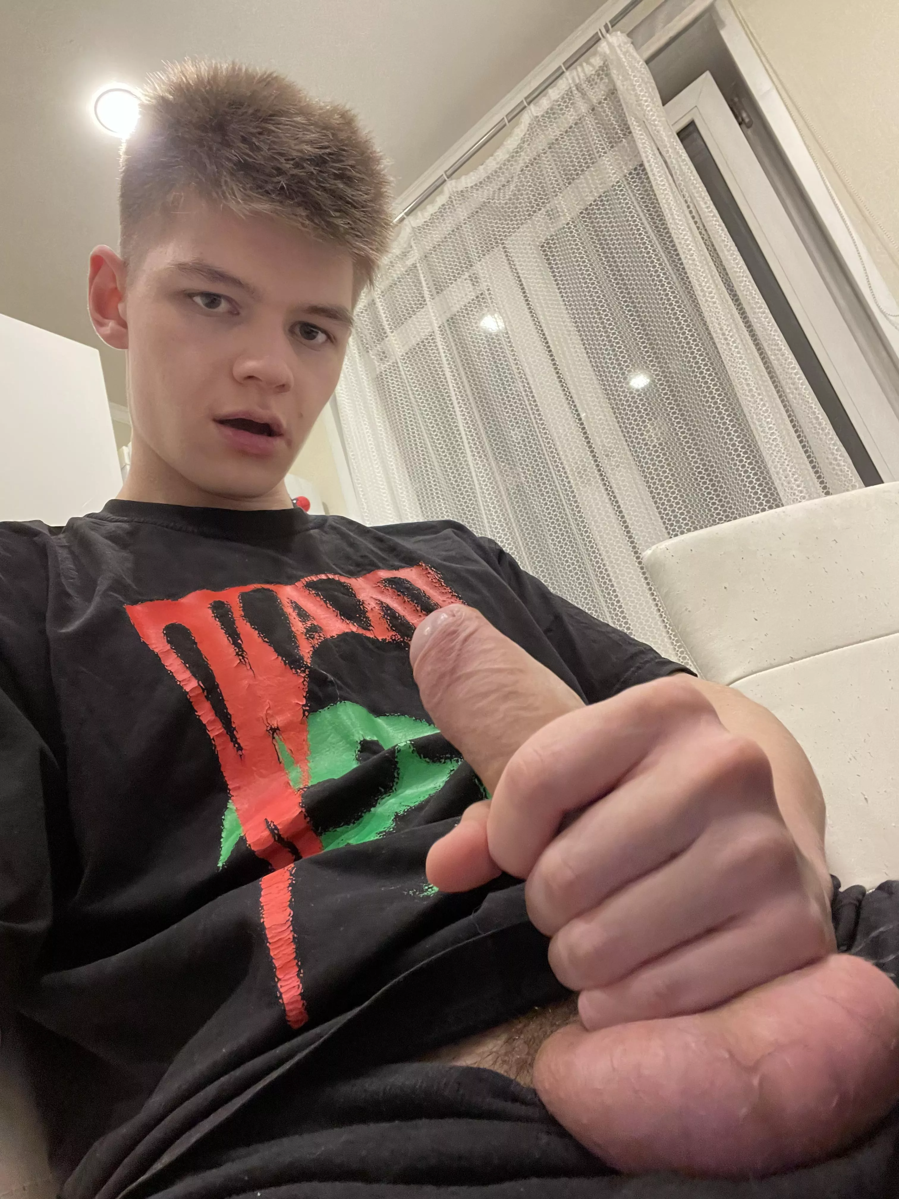 Damn, I’m going to cum! Open your mouth😯