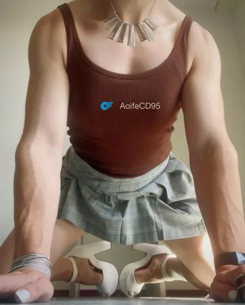 [domme] Muscle Mommy: (noun) - A strong, feminine figure who can dominate you verbally and physically.