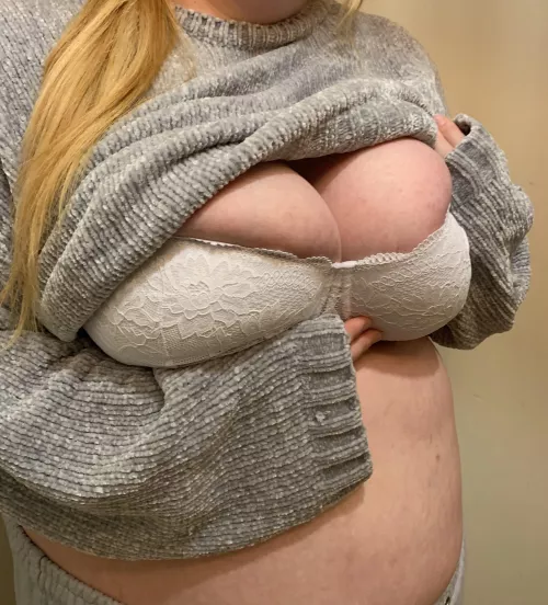 If you were here now, where would you kiss me first? 😚