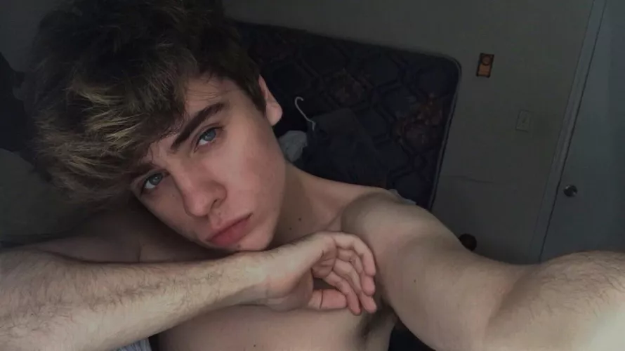 I’m a bit of a hairy twink, I hope that’s okay