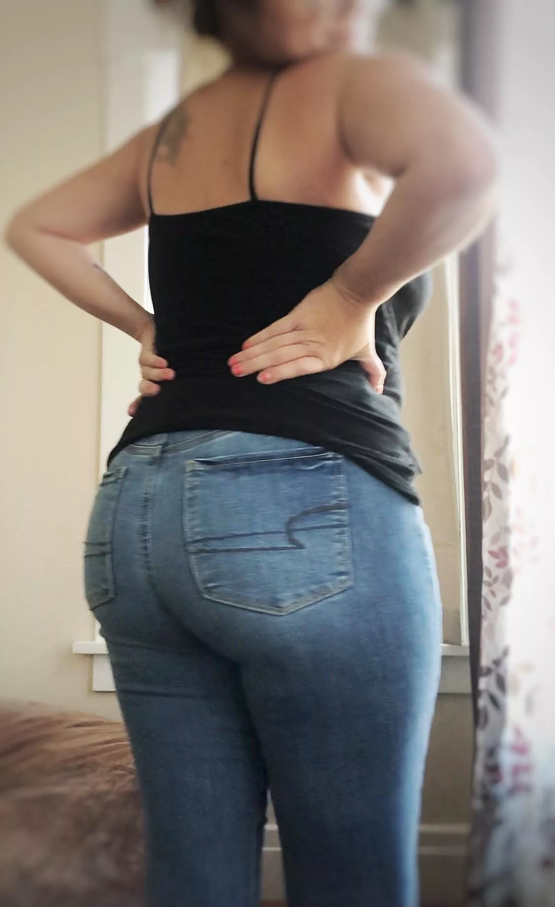 Iām obsessed with these jeans from 2 seasons ago. Time to shop though š Iām obsessed with these jeans from 2 seasons ago. Time to shop though š