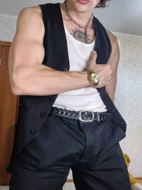 lately it turns me on to humiliate guys. I want to play a role-playing game: prisoner and guard