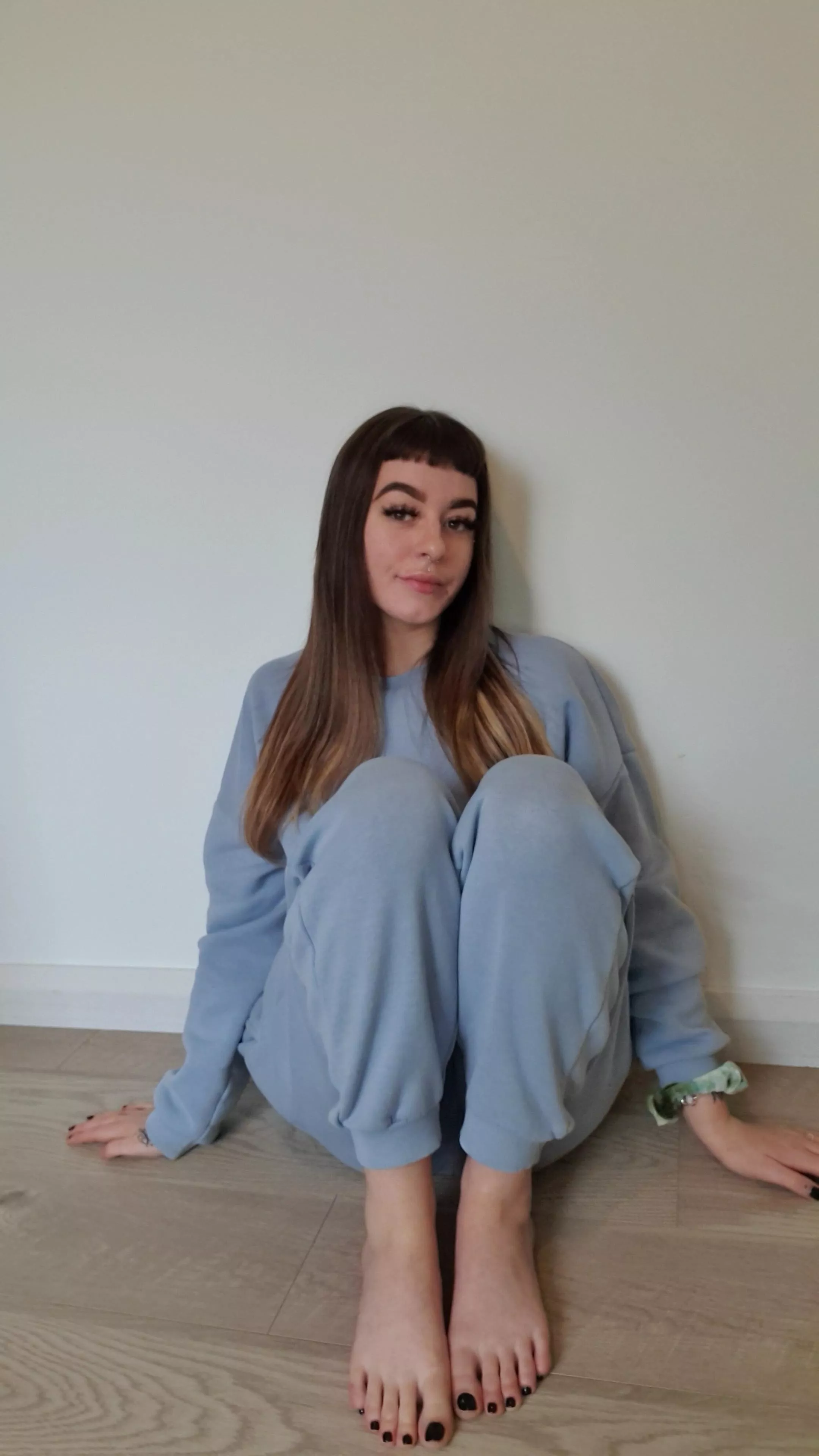 My feet would look so good in your face 🤭