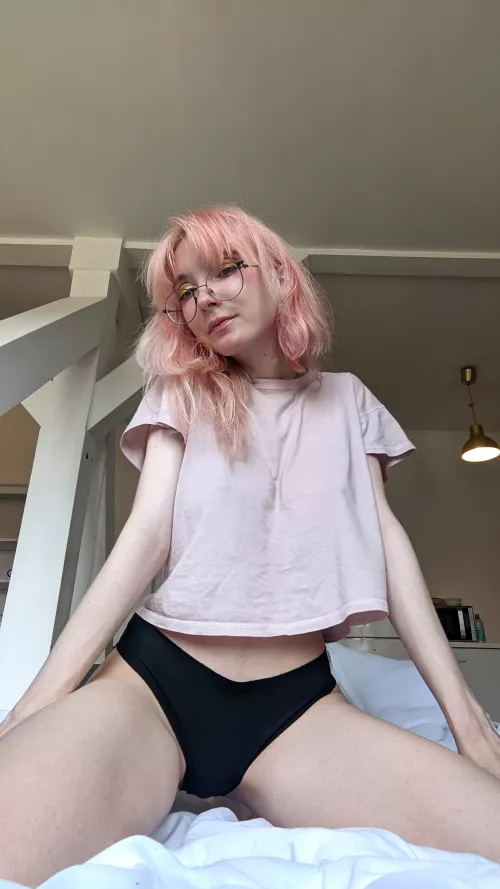 never rlly liked my smile growing up by now i don’t think it’s too shabby