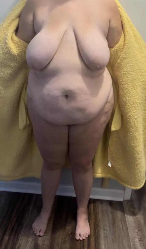 Oops, my robe fell off 😇