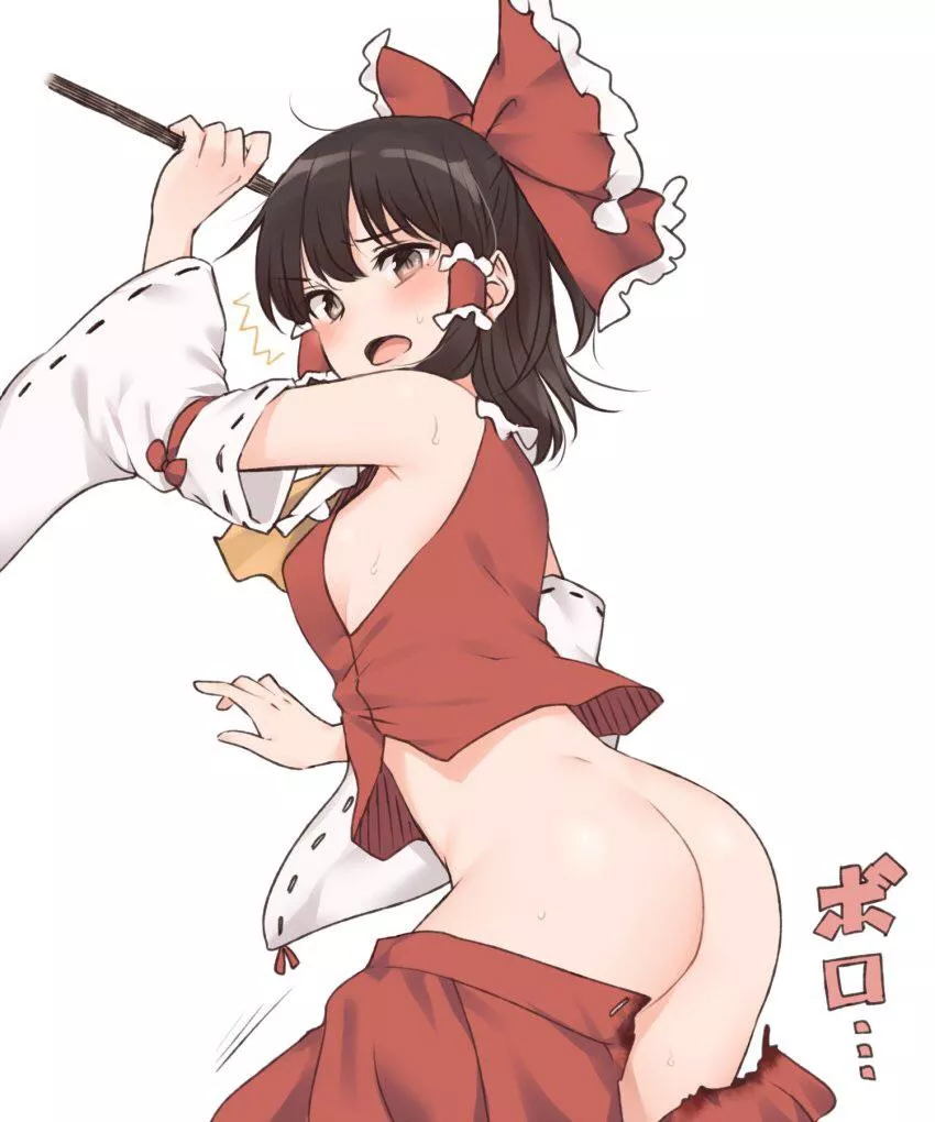 Reimu’s wardrobe malfunction