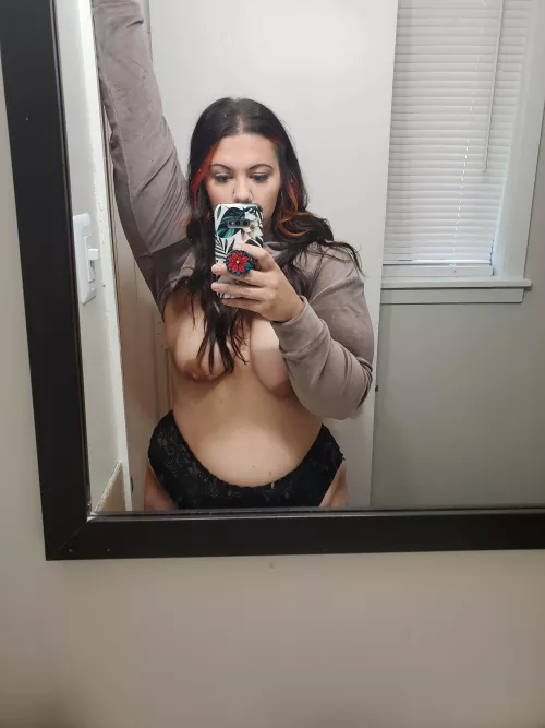 take me out to dinner and I'll hand you my underwear underneath the table 😏