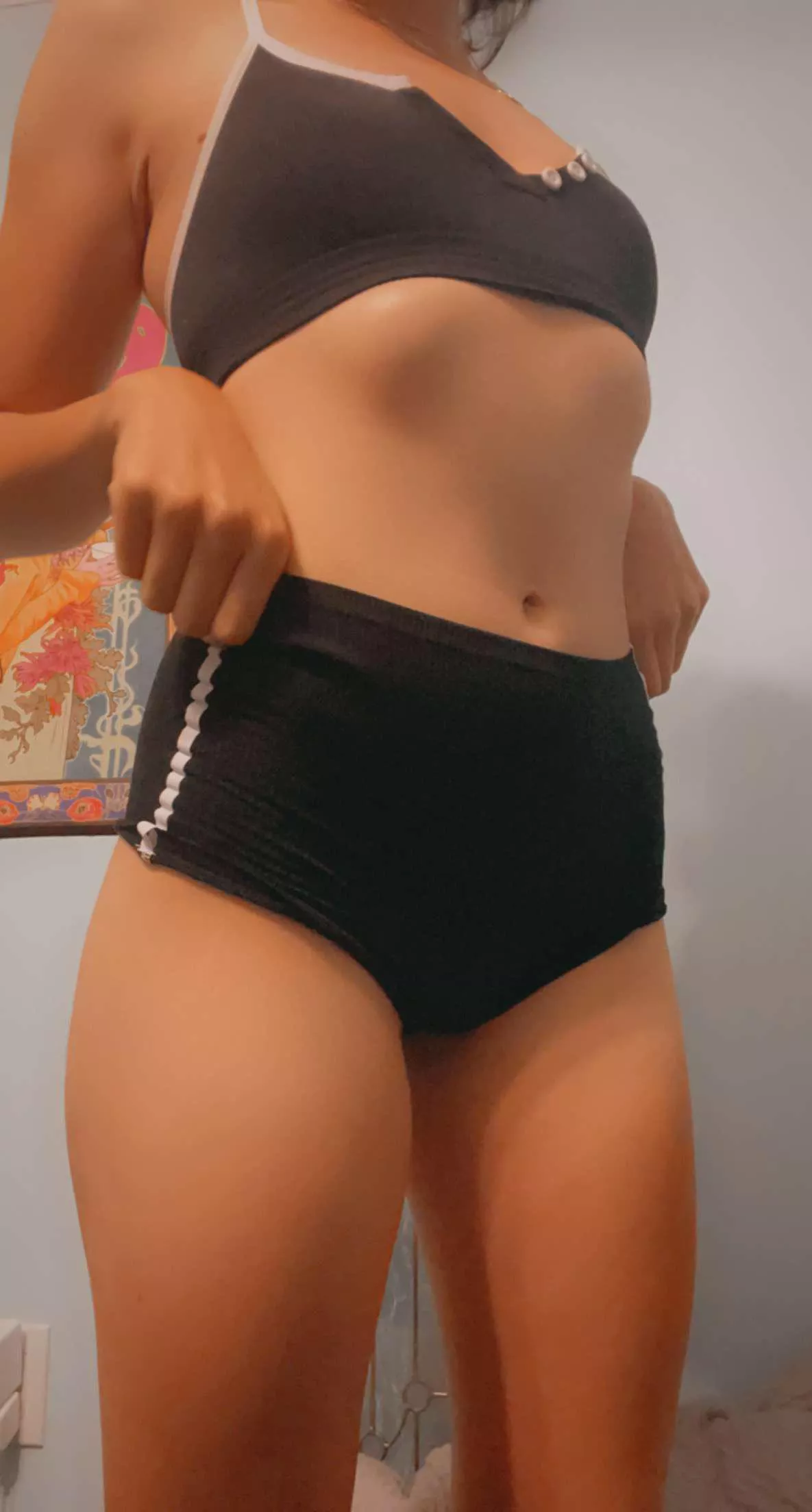 Enjoy babes😘 Interested in seeing more?😈