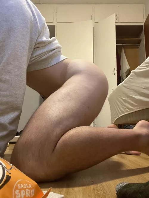 First Post! Doing some stretches before playing some valorant