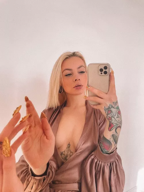 [F]irst post! I thought I wouldn’t dare but here I am!